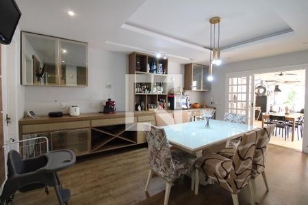 Casa de condomínio à venda com 800m², 5 quartos e 8 vagasCopa