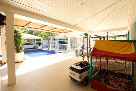 Casa de condomínio à venda com 800m², 5 quartos e 8 vagasÁrea Externa da casa