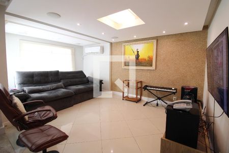 Casa de condomínio à venda com 800m², 5 quartos e 8 vagasSala