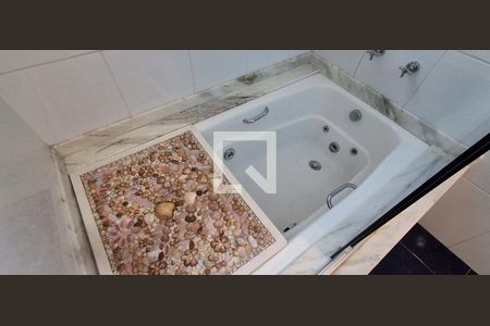 Casa à venda com 192m², 2 quartos e 2 vagasBanheiro