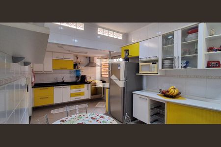 Casa à venda com 192m², 2 quartos e 2 vagasCozinha