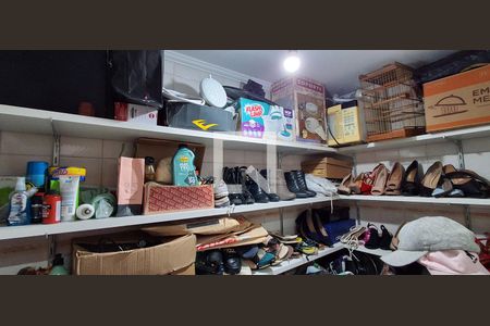 Casa à venda com 192m², 2 quartos e 2 vagasDespensa