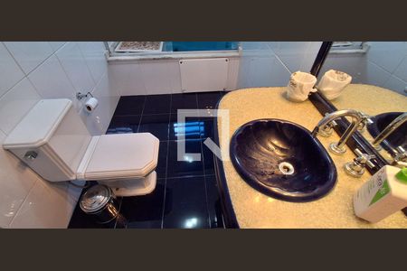 Casa à venda com 192m², 2 quartos e 2 vagasBanheiro