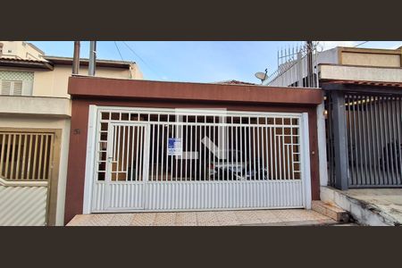 Casa à venda com 192m², 2 quartos e 2 vagasFachada