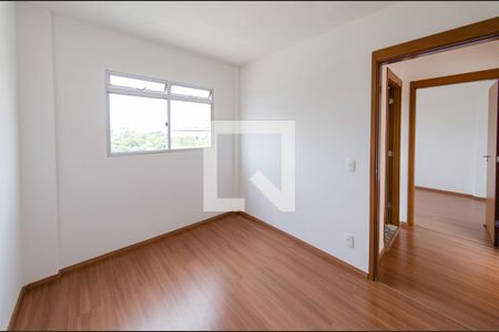 Quarto 1 de apartamento para alugar com 2 quartos, 51m² em João Pinheiro, Belo Horizonte