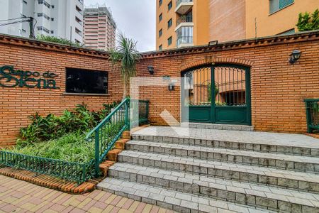Apartamento à venda com 135m², 4 quartos e 4 vagasFachada e portaria