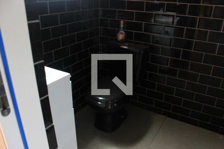 Banheiro dos quartos de casa para alugar com 2 quartos, 40m² em Jardim Santa Barbara, Guarulhos