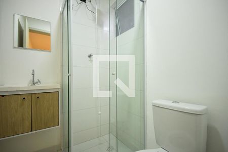 Banheiro de kitnet/studio para alugar com 1 quarto, 20m² em Vila Sonia, São Paulo