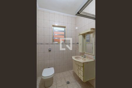 Casa à venda com 200m², 3 quartos e 2 vagas Casa à venda com 200m², 3 quartos e 2 vagasBanheiro 1