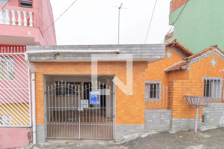 Casa à venda com 200m², 3 quartos e 2 vagas Casa à venda com 200m², 3 quartos e 2 vagasFachada