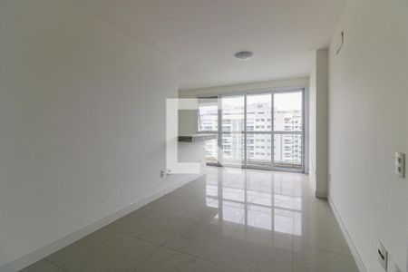 Sala de apartamento para alugar com 2 quartos, 80m² em Barra da Tijuca, Rio de Janeiro