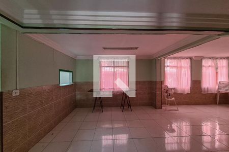 Apartamento à venda com 160m², 3 quartos e 2 vagas Apartamento à venda com 160m², 3 quartos e 2 vagasÁrea comum - Salão de festas