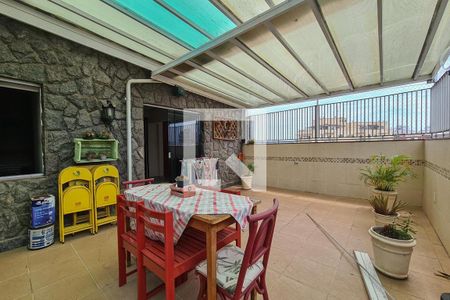 Apartamento à venda com 160m², 3 quartos e 2 vagas Apartamento à venda com 160m², 3 quartos e 2 vagasTerraço