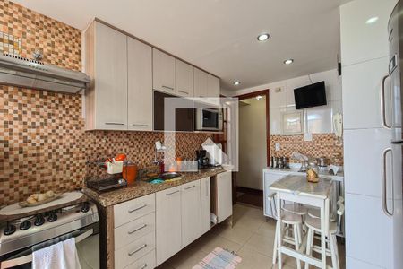 Apartamento à venda com 160m², 3 quartos e 2 vagas Apartamento à venda com 160m², 3 quartos e 2 vagasCozinha