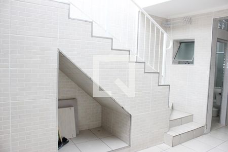 Casa à venda com 164m², 4 quartos e 1 vagaEscada do quintal parte inferior