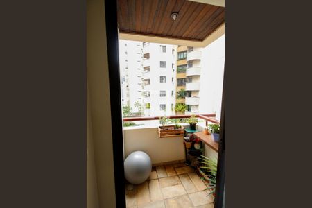 varanda de apartamento à venda com 2 quartos, 58m² em Moema, São Paulo