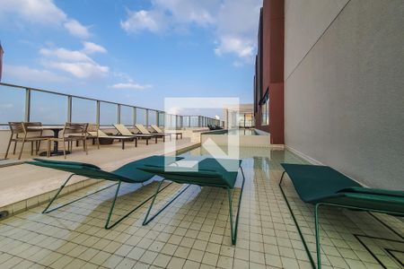 Apartamento à venda com 112m², 2 quartos e 2 vagas Apartamento à venda com 112m², 2 quartos e 2 vagasÁrea comum - Piscina