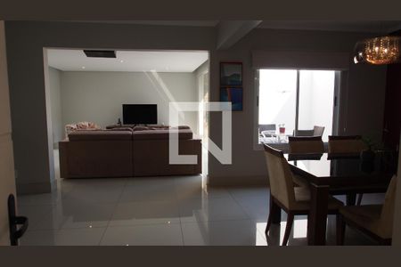 Sala de casa de condomínio à venda com 4 quartos, 200m² em Jardim Ermida I, Jundiaí