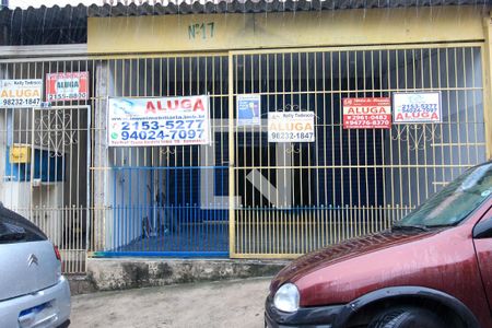 Casa para alugar com 300m², 2 quartos e 2 vagas Casa para alugar com 300m², 2 quartos e 2 vagasFachada