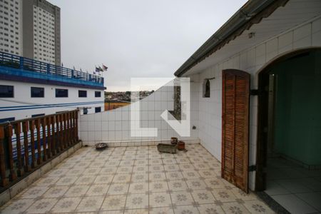 Casa para alugar com 300m², 2 quartos e 2 vagas Casa para alugar com 300m², 2 quartos e 2 vagasÁrea de Lazer / Varanda