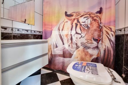 Banheiro da Suíte de casa de condomínio para alugar com 3 quartos, 112m² em Bosque dos Eucaliptos, São José dos Campos