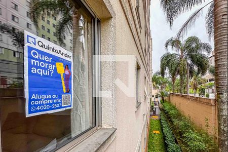 Apartamento para alugar com 45m², 2 quartos e 1 vagaPlaca Instalada na janela