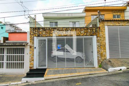 Casa à venda com 169m², 3 quartos e 2 vagasFachada