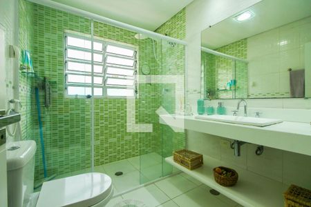 Casa à venda com 169m², 3 quartos e 2 vagasBanheiro