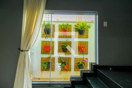 Casa à venda com 169m², 3 quartos e 2 vagasEscada