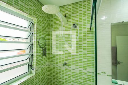 Casa à venda com 169m², 3 quartos e 2 vagasBanheiro