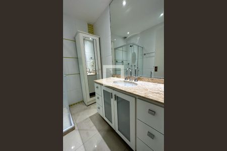 Apartamento à venda com 135m², 3 quartos e 1 vaga Apartamento à venda com 135m², 3 quartos e 1 vagaBanheiro Social 01
