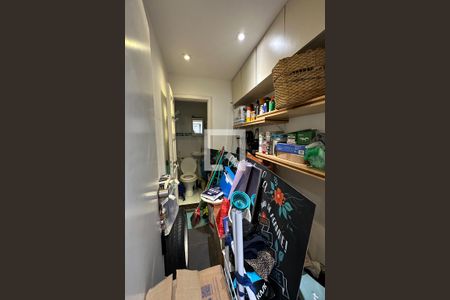 Apartamento à venda com 135m², 3 quartos e 1 vaga Apartamento à venda com 135m², 3 quartos e 1 vagaQuarto de Serviço