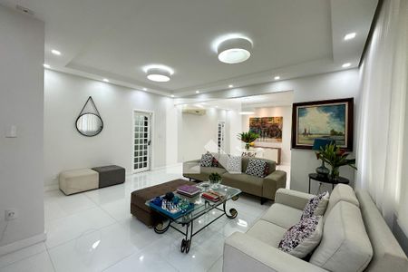 Apartamento à venda com 135m², 3 quartos e 1 vaga Apartamento à venda com 135m², 3 quartos e 1 vagaSala