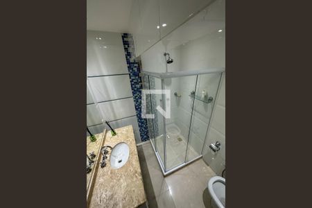 Apartamento à venda com 135m², 3 quartos e 1 vaga Apartamento à venda com 135m², 3 quartos e 1 vagaBanheiro Social 02