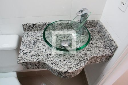 Casa à venda com 105m², 2 quartos e 2 vagasBanheiro da Suíte 1