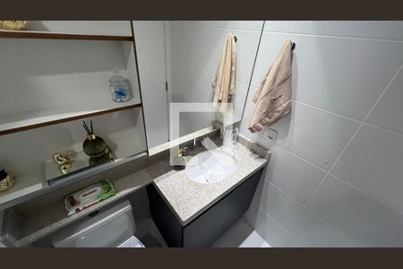 Apartamento à venda com 82m², 2 quartos e 2 vagasBanheiro da Suíte 2