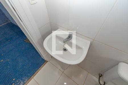 Casa de condomínio à venda com 620m², 5 quartos e 10 vagasDetalhe Banheiro Área de Serviço