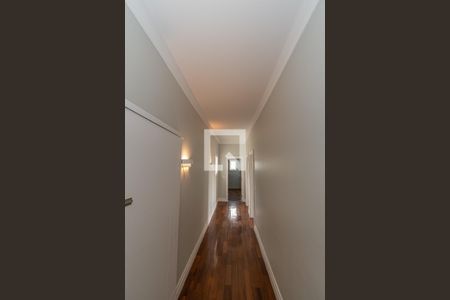 Casa de condomínio à venda com 620m², 5 quartos e 10 vagasCorredor 