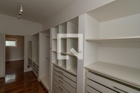 Casa de condomínio à venda com 620m², 5 quartos e 10 vagasCloset da suíte 1