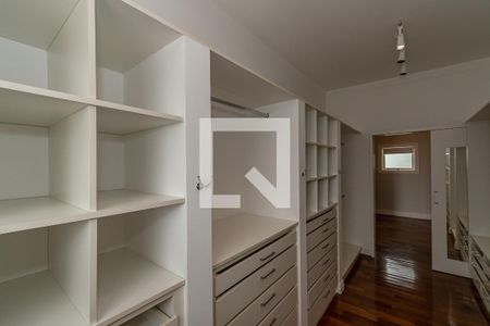 Casa de condomínio à venda com 620m², 5 quartos e 10 vagasCloset da suíte 1