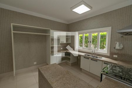 Casa de condomínio à venda com 620m², 5 quartos e 10 vagasCozinha 