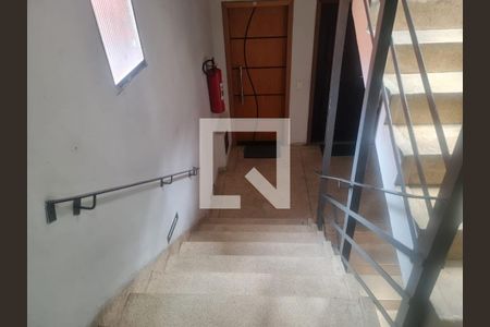 Apartamento para alugar com 60m², 2 quartos e 1 vagaEscadas