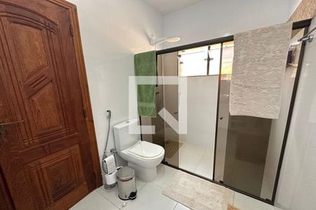 Casa de condomínio à venda com 189m², 3 quartos e 2 vagas Casa de condomínio à venda com 189m², 3 quartos e 2 vagasBanheiro da Suíte