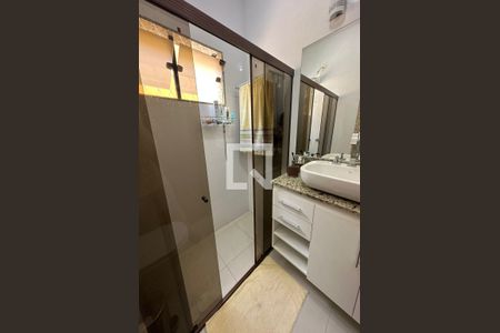 Casa de condomínio à venda com 189m², 3 quartos e 2 vagas Casa de condomínio à venda com 189m², 3 quartos e 2 vagasBanheiro social