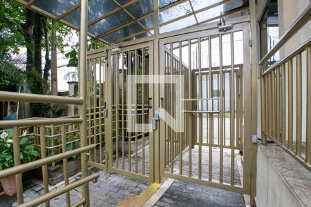 Apartamento à venda com 46m², 2 quartos e 1 vaga Apartamento à venda com 46m², 2 quartos e 1 vagaEntrada do Condomínio