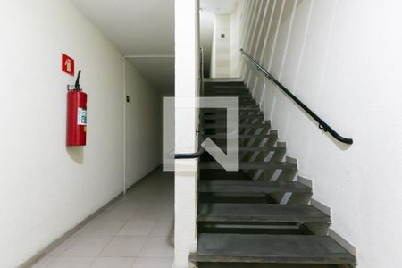 Apartamento à venda com 46m², 2 quartos e 1 vaga Apartamento à venda com 46m², 2 quartos e 1 vagaEscada - Entrada