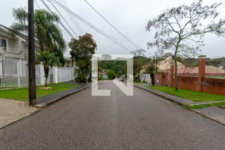 Casa para alugar com 230m², 3 quartos e 4 vagasRua