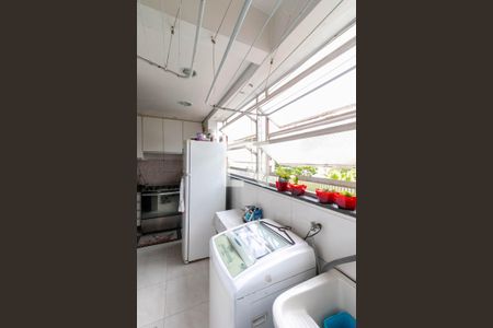 Apartamento à venda com 170m², 3 quartos e 1 vaga Apartamento à venda com 170m², 3 quartos e 1 vagaCozinha e Área de Serviço