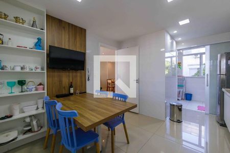 Apartamento à venda com 264m², 3 quartos e 2 vagas Apartamento à venda com 264m², 3 quartos e 2 vagasCozinha