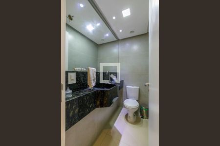 Apartamento à venda com 264m², 3 quartos e 2 vagas Apartamento à venda com 264m², 3 quartos e 2 vagasLavabo